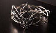 Tiara – delicada joia para a cabeça